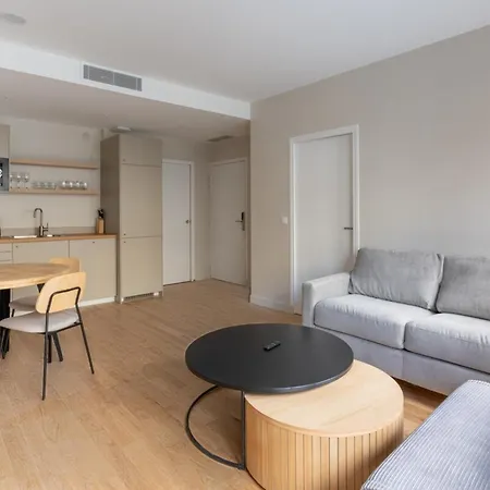 Beautiful Minimalist 1bd Near Montmartre * Paris