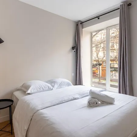 Beautiful Minimalist 1bd Near Montmartre 아파트 파리