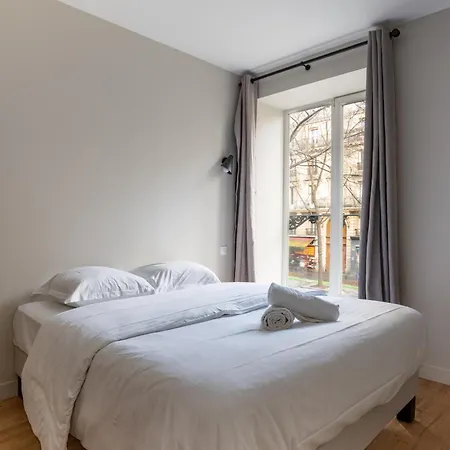 Beautiful Minimalist 1bd Near Montmartre