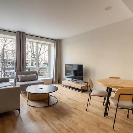 Beautiful Minimalist 1bd Near Montmartre Apartamento