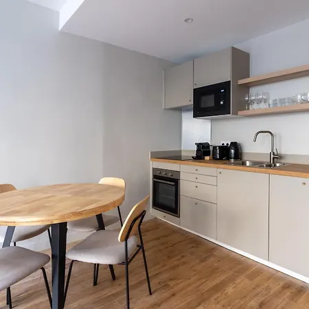 Beautiful Minimalist 1bd Near Montmartre Apartamento *