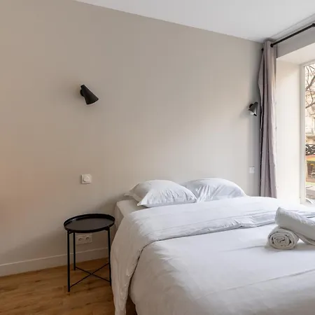 Beautiful Minimalist 1bd Near Montmartre Apartamento París