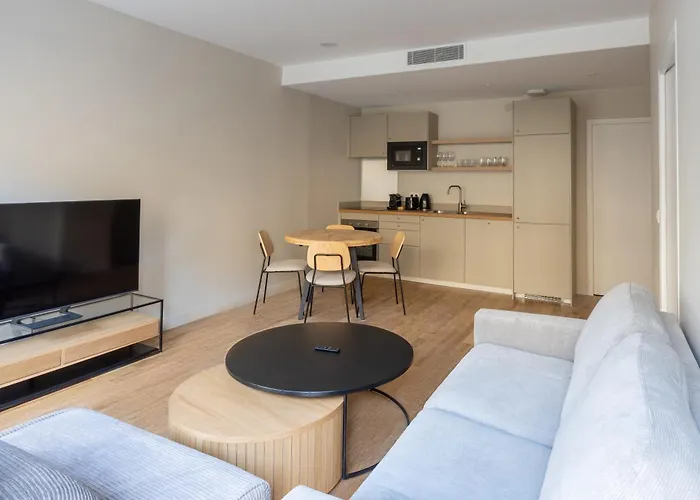 Beautiful Minimalist 1bd Near Montmartre Appartamento *