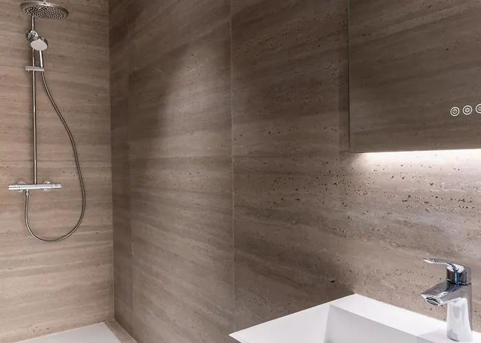 Beautiful Minimalist 1bd Near Montmartre Appartamento *